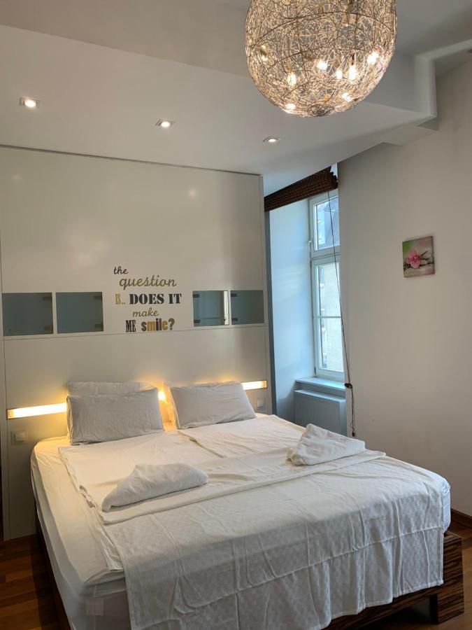 Apartment In The Heart Of Bécs Kültér fotó